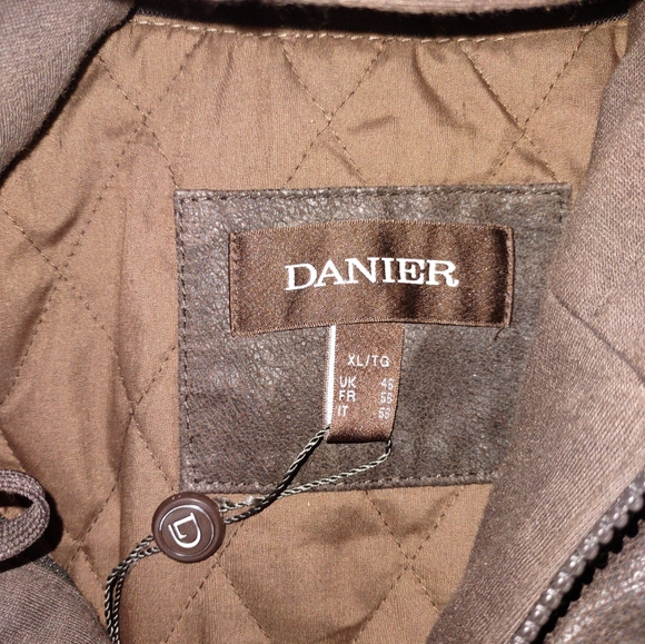 Danier leather quilted mens jacket - Picture 6 of 6